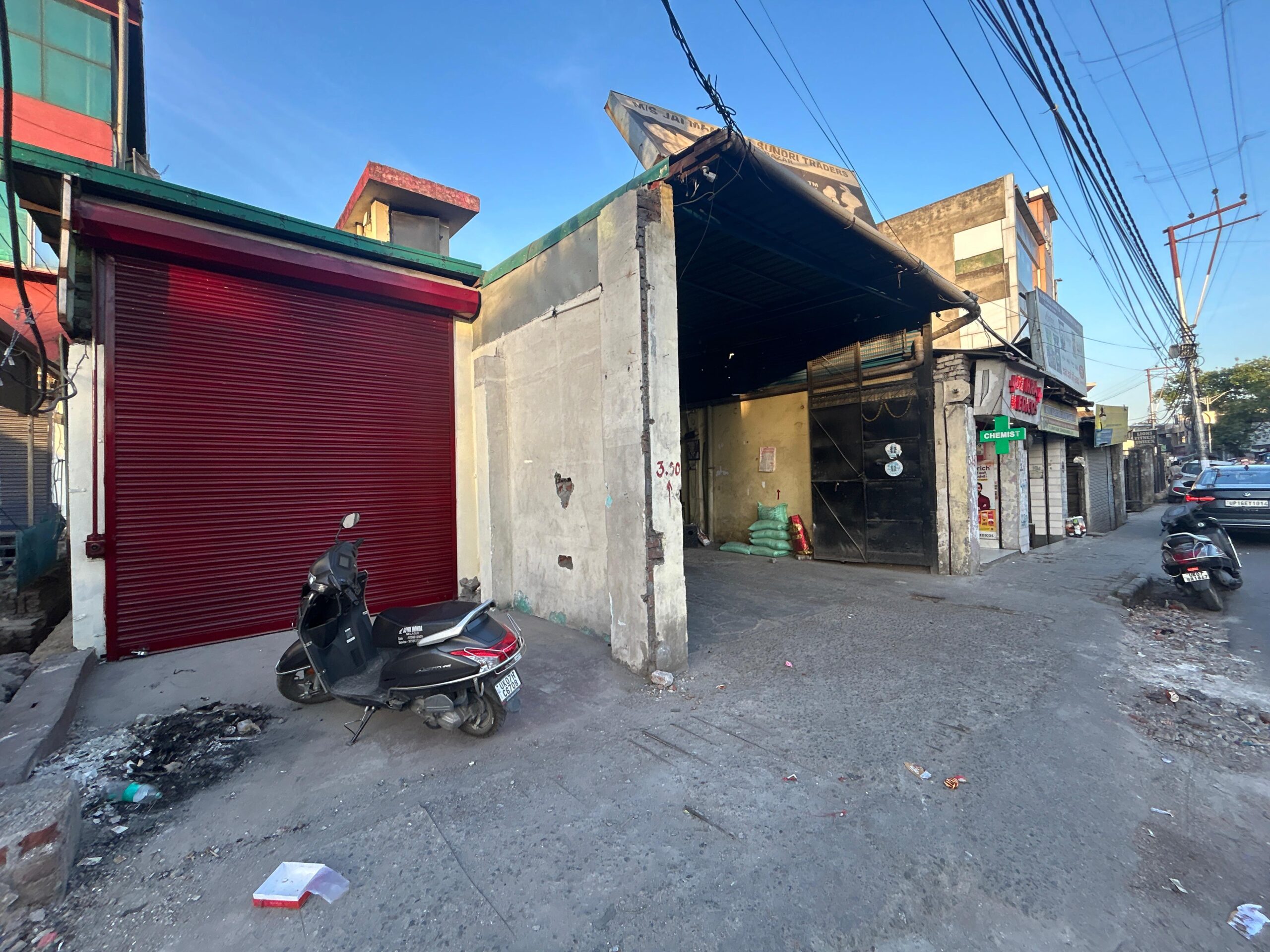 आढ़त बाजार, तहसील चौक सड़क चौड़ीकरण परियोजना ने पकड़ी रफ्तार