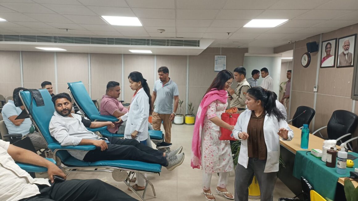 एमडीडीए कार्यालय में रक्तदान शिविर का आयोजन, अधिकारियों-कर्मचारियों ने बढ़-चढ़कर किया प्रतिभाग